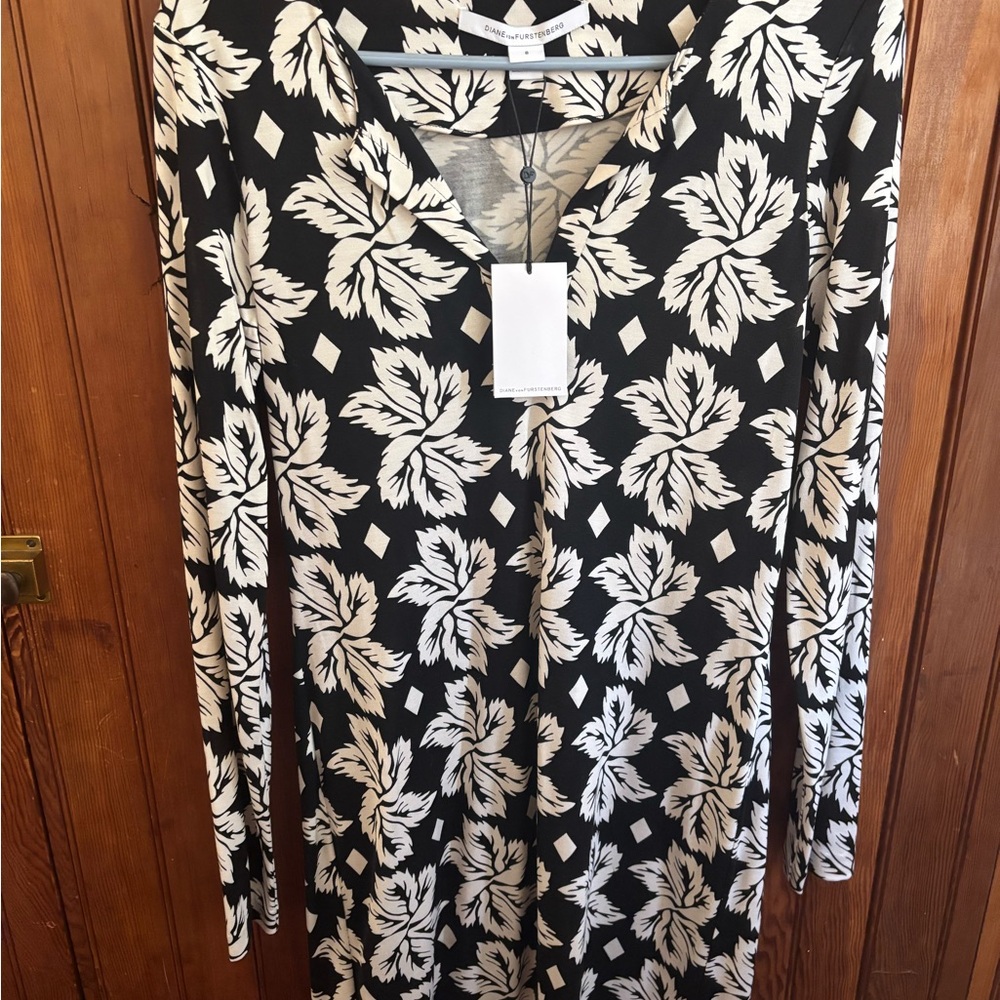 Diane Von Furstenberg Black and White Leaf Print Dress